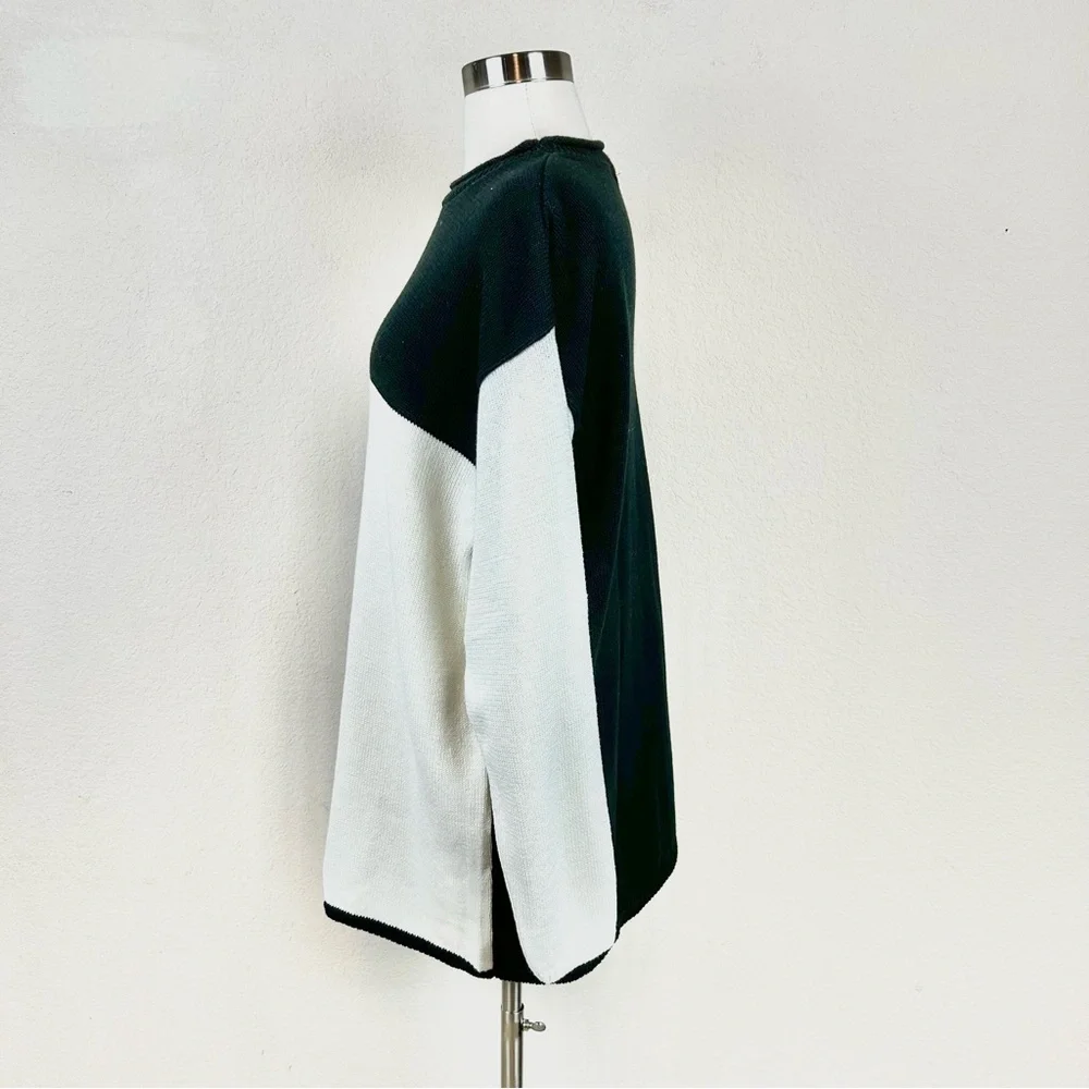 Vintage American Knitworks Black & White Color Block Crew Neck Sweater